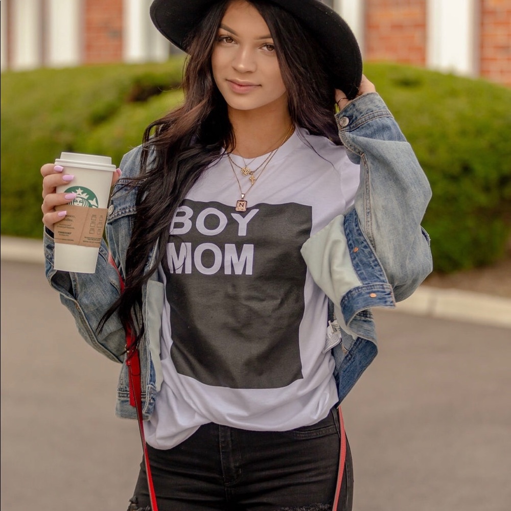 Boy mom tee